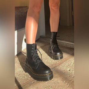 Platform Doc Marten Boots